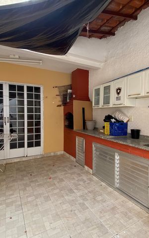Casa à venda com 200m², 3 quartos e 2 vagas