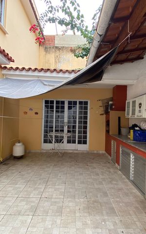 Casa à venda com 200m², 3 quartos e 2 vagas