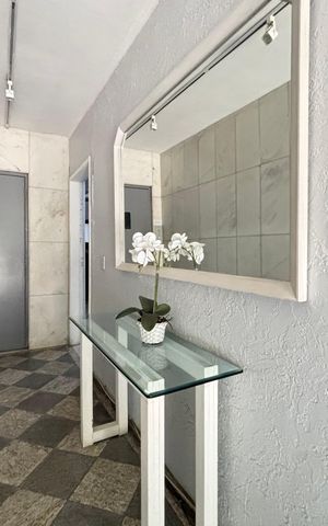 Apartamento à venda com 176m², 3 quartos e 1 vaga Apartamento à venda com 176m², 3 quartos e 1 vagaPortaria