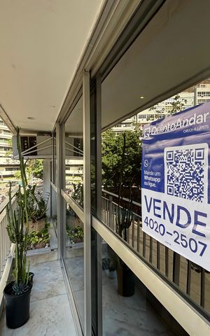Apartamento à venda com 176m², 3 quartos e 1 vaga Apartamento à venda com 176m², 3 quartos e 1 vagaPlaca