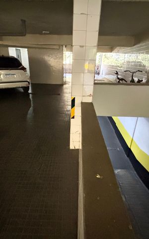 Apartamento à venda com 176m², 3 quartos e 1 vaga Apartamento à venda com 176m², 3 quartos e 1 vagaGaragem