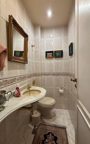 Apartamento à venda com 176m², 3 quartos e 1 vaga Apartamento à venda com 176m², 3 quartos e 1 vagaLavabo