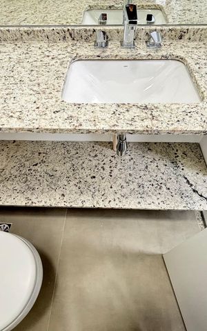 Apartamento à venda com 68m², 2 quartos e 1 vaga Apartamento à venda com 68m², 2 quartos e 1 vagaBanheiro da Suíte 1