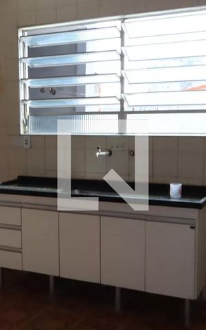 Casa à venda com 270m², 4 quartos e 2 vagas Casa à venda com 270m², 4 quartos e 2 vagasCozinha