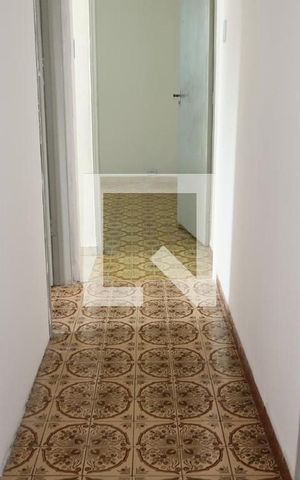 Casa à venda com 270m², 4 quartos e 2 vagas Casa à venda com 270m², 4 quartos e 2 vagasCorredor