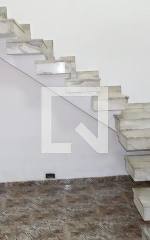 Casa à venda com 270m², 4 quartos e 2 vagas Casa à venda com 270m², 4 quartos e 2 vagasCorredor