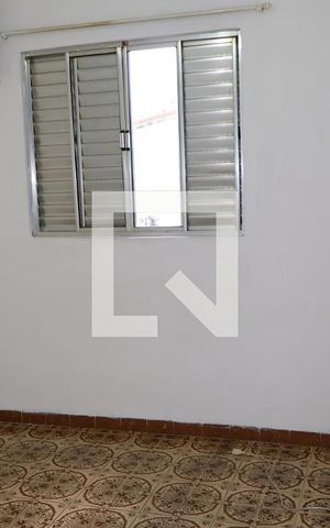 Casa à venda com 270m², 4 quartos e 2 vagas Casa à venda com 270m², 4 quartos e 2 vagasQuarto