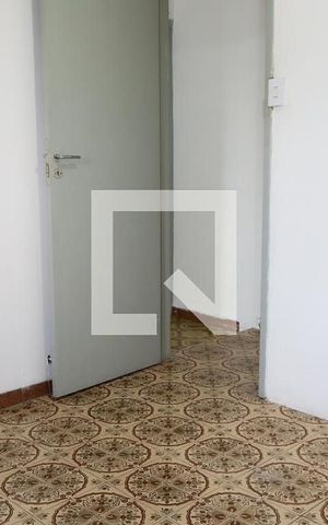 Casa à venda com 270m², 4 quartos e 2 vagas Casa à venda com 270m², 4 quartos e 2 vagasQuarto