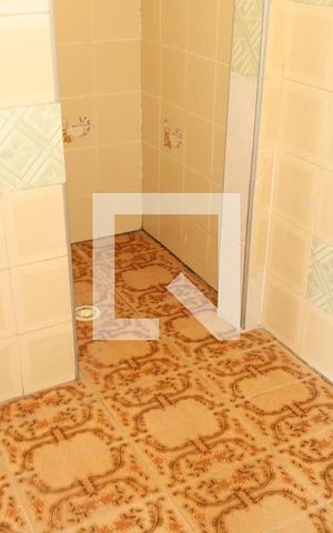 Casa à venda com 270m², 4 quartos e 2 vagas Casa à venda com 270m², 4 quartos e 2 vagasBanheiro social