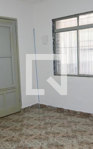 Casa à venda com 270m², 4 quartos e 2 vagas Casa à venda com 270m², 4 quartos e 2 vagasSala