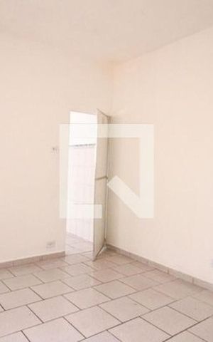 Casa à venda com 270m², 4 quartos e 2 vagas Casa à venda com 270m², 4 quartos e 2 vagasCasa 3 - Quarto