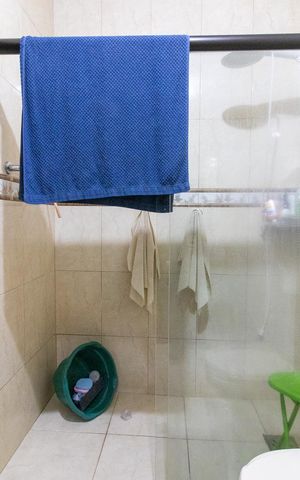 Casa à venda com 430m², 4 quartos e 4 vagas Casa à venda com 430m², 4 quartos e 4 vagasBanheiro da Suíte