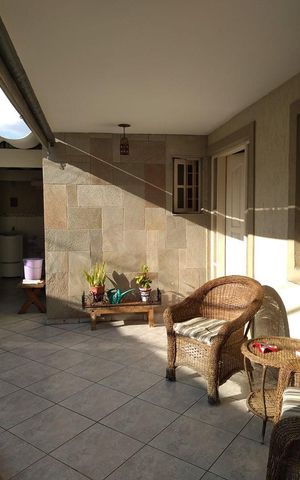 Casa à venda com 260m², 2 quartos e 4 vagas Casa à venda com 260m², 2 quartos e 4 vagasVaranda