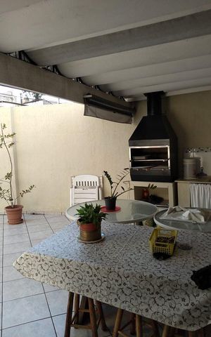 Casa à venda com 260m², 2 quartos e 4 vagas Casa à venda com 260m², 2 quartos e 4 vagasArea de churrasco