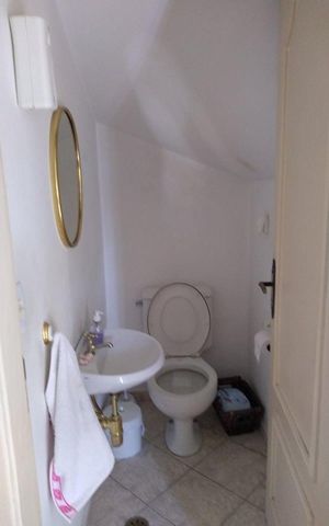 Casa à venda com 260m², 2 quartos e 4 vagas Casa à venda com 260m², 2 quartos e 4 vagasBanheiro