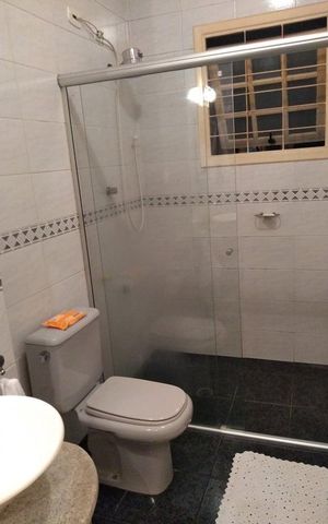 Casa à venda com 260m², 2 quartos e 4 vagas Casa à venda com 260m², 2 quartos e 4 vagasBanheiro