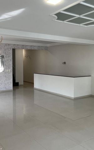 Casa para alugar com 287m², 5 quartos e 2 vagas Casa para alugar com 287m², 5 quartos e 2 vagasSala