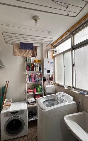 Apartamento à venda com 220m², 4 quartos e 2 vagas Apartamento à venda com 220m², 4 quartos e 2 vagasÁrea de serviço