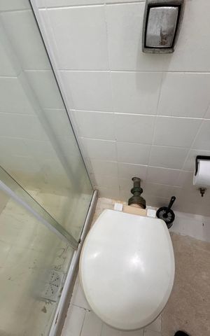 Apartamento à venda com 220m², 4 quartos e 2 vagas Apartamento à venda com 220m², 4 quartos e 2 vagasBanheiro da Suíte 2