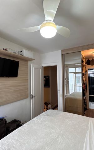 Apartamento à venda com 220m², 4 quartos e 2 vagas Apartamento à venda com 220m², 4 quartos e 2 vagasSuíte