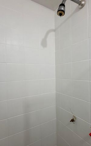 Apartamento à venda com 220m², 4 quartos e 2 vagas Apartamento à venda com 220m², 4 quartos e 2 vagasBanheiro da Suíte 2