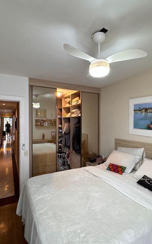 Apartamento à venda com 220m², 4 quartos e 2 vagas Apartamento à venda com 220m², 4 quartos e 2 vagasSuíte