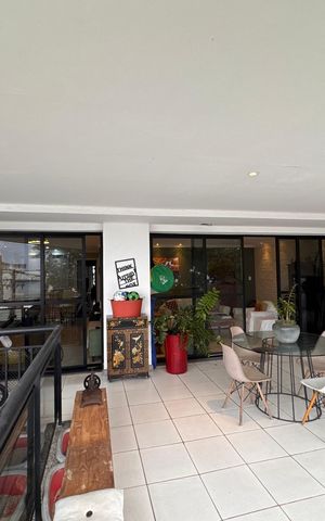 Apartamento à venda com 220m², 4 quartos e 2 vagas Apartamento à venda com 220m², 4 quartos e 2 vagasVaranda da Sala