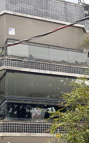 Apartamento à venda com 220m², 4 quartos e 2 vagas Apartamento à venda com 220m², 4 quartos e 2 vagasFachada