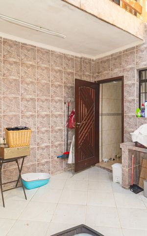 Casa à venda com 125m², 3 quartos e 3 vagas Casa à venda com 125m², 3 quartos e 3 vagasQuintal