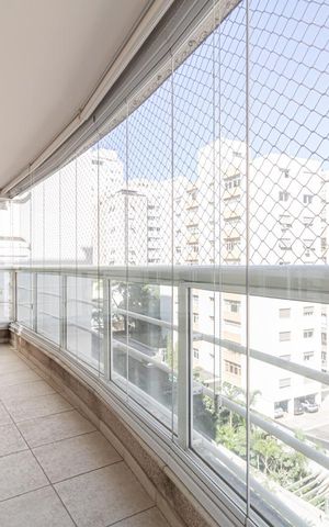 Apartamento à venda com 173m², 3 quartos e 3 vagas Apartamento à venda com 173m², 3 quartos e 3 vagasVaranda gourmet
