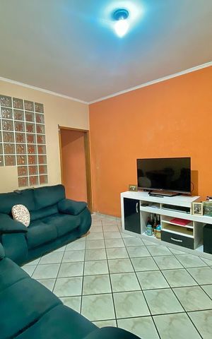 Casa à venda com 100m², 3 quartos e 2 vagas