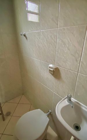 Casa à venda com 100m², 3 quartos e 2 vagas