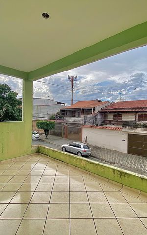 Casa à venda com 100m², 3 quartos e 2 vagas