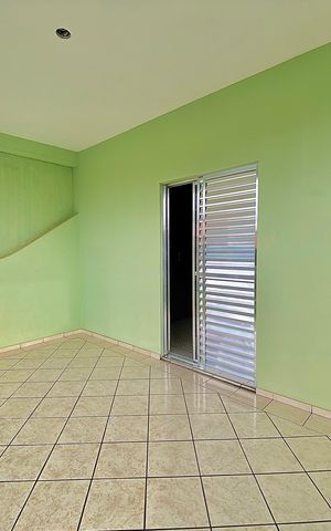 Casa à venda com 100m², 3 quartos e 2 vagas