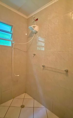 Casa à venda com 100m², 3 quartos e 2 vagas