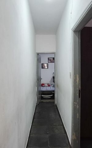Casa à venda com 160m², 4 quartos e 2 vagas Casa à venda com 160m², 4 quartos e 2 vagascorredor