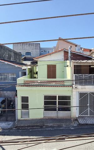 Casa à venda com 160m², 4 quartos e 2 vagas Casa à venda com 160m², 4 quartos e 2 vagasChurrasqueira - vista