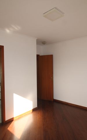 Apartamento à venda com 136m², 4 quartos e 2 vagasQuarto 4