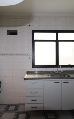 Apartamento à venda com 136m², 4 quartos e 2 vagasCozinha