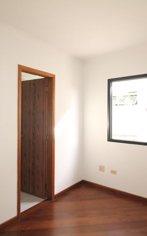 Apartamento à venda com 136m², 4 quartos e 2 vagasQuarto 2