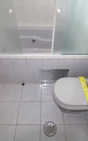 Apartamento à venda com 136m², 4 quartos e 2 vagasQuarto 4 - Banheiro
