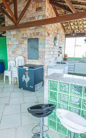 Casa à venda com 388m², 3 quartos e 3 vagas Casa à venda com 388m², 3 quartos e 3 vagasterraço / area gorumet