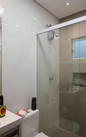 Casa à venda com 90m², 2 quartos e 2 vagas Casa à venda com 90m², 2 quartos e 2 vagasBanheiro 1