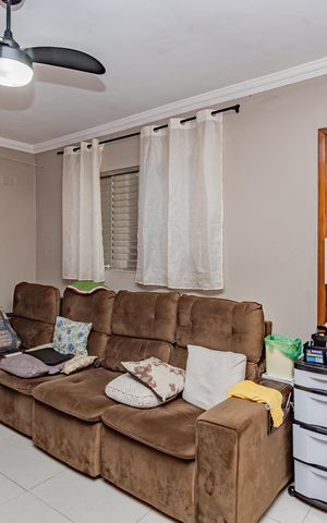 Casa à venda com 100m², 3 quartos e sem vaga Casa à venda com 100m², 3 quartos e sem vagaSala