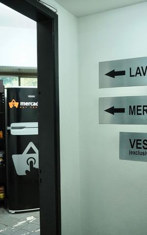 Studio para alugar com 48m², 1 quarto e 1 vaga Studio para alugar com 48m², 1 quarto e 1 vagaÁrea comum - Lavanderia e Mercadinho