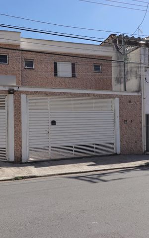 Casa à venda com 55m², 3 quartos e 2 vagasFachada