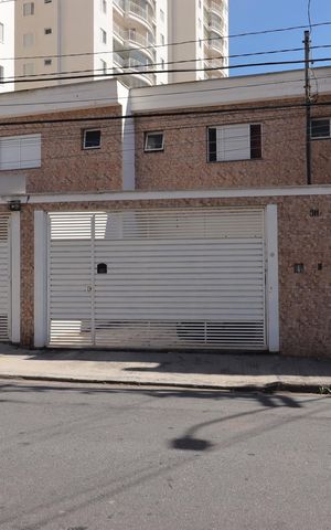 Casa à venda com 55m², 3 quartos e 2 vagasFachada