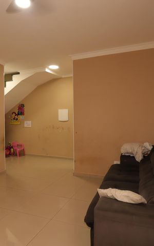 Casa à venda com 55m², 3 quartos e 2 vagasSala