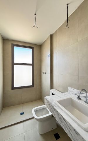 Apartamento à venda com 82m², 2 quartos e 1 vaga Apartamento à venda com 82m², 2 quartos e 1 vagaBanheiro da Suíte 2