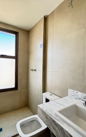 Apartamento à venda com 82m², 2 quartos e 1 vaga Apartamento à venda com 82m², 2 quartos e 1 vagaBanheiro da Suíte 2